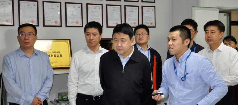 福建省人大常委會(huì)黨組副書記、副主任梁建勇一行調(diào)研捌斗新材